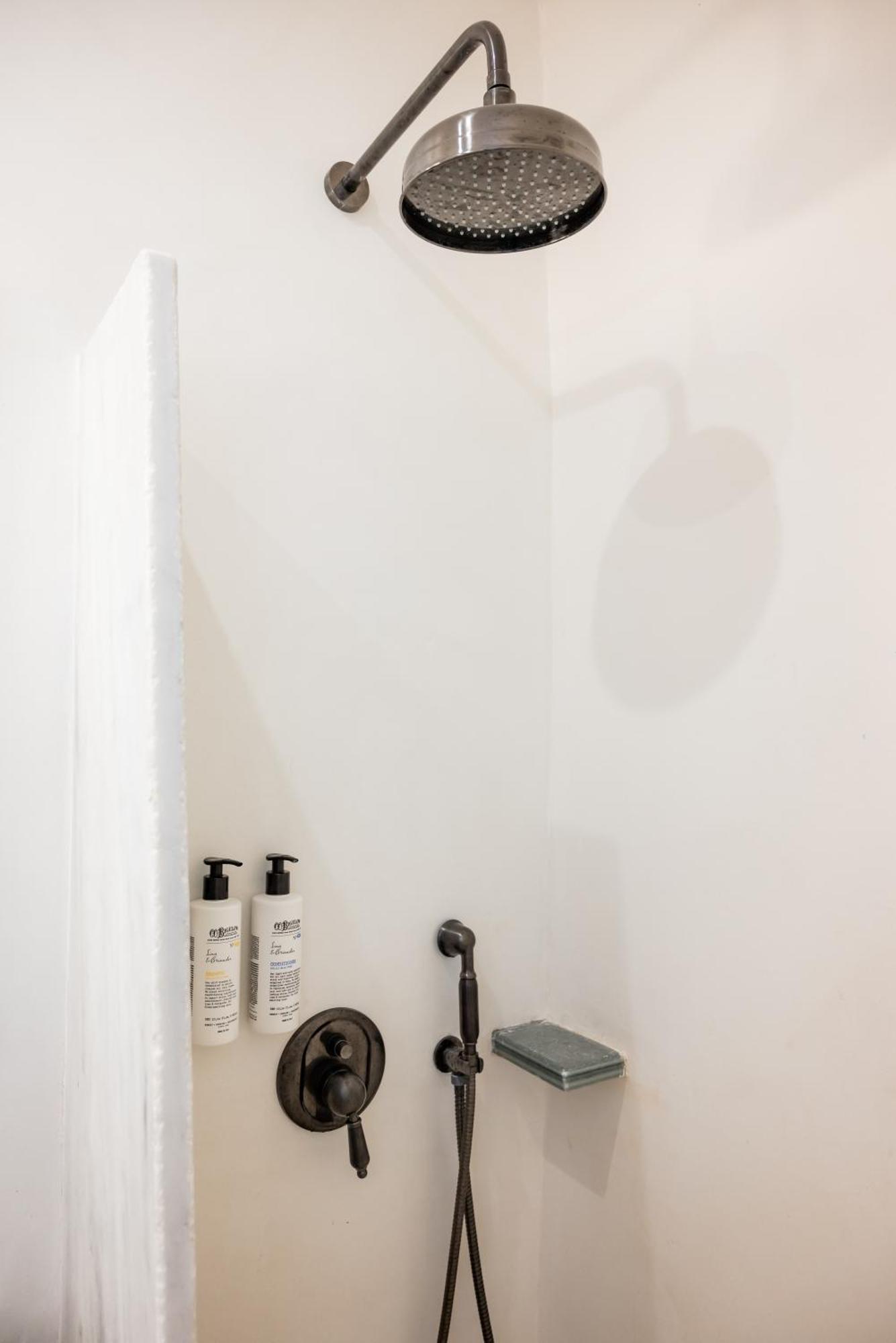 Aniko Suites White Alley Mykonos Town Экстерьер фото