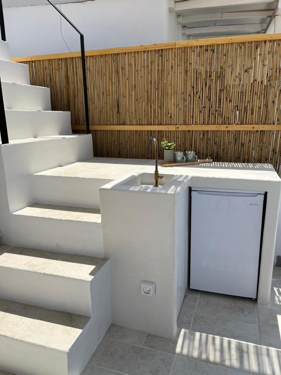 Aniko Suites White Alley Mykonos Town Экстерьер фото